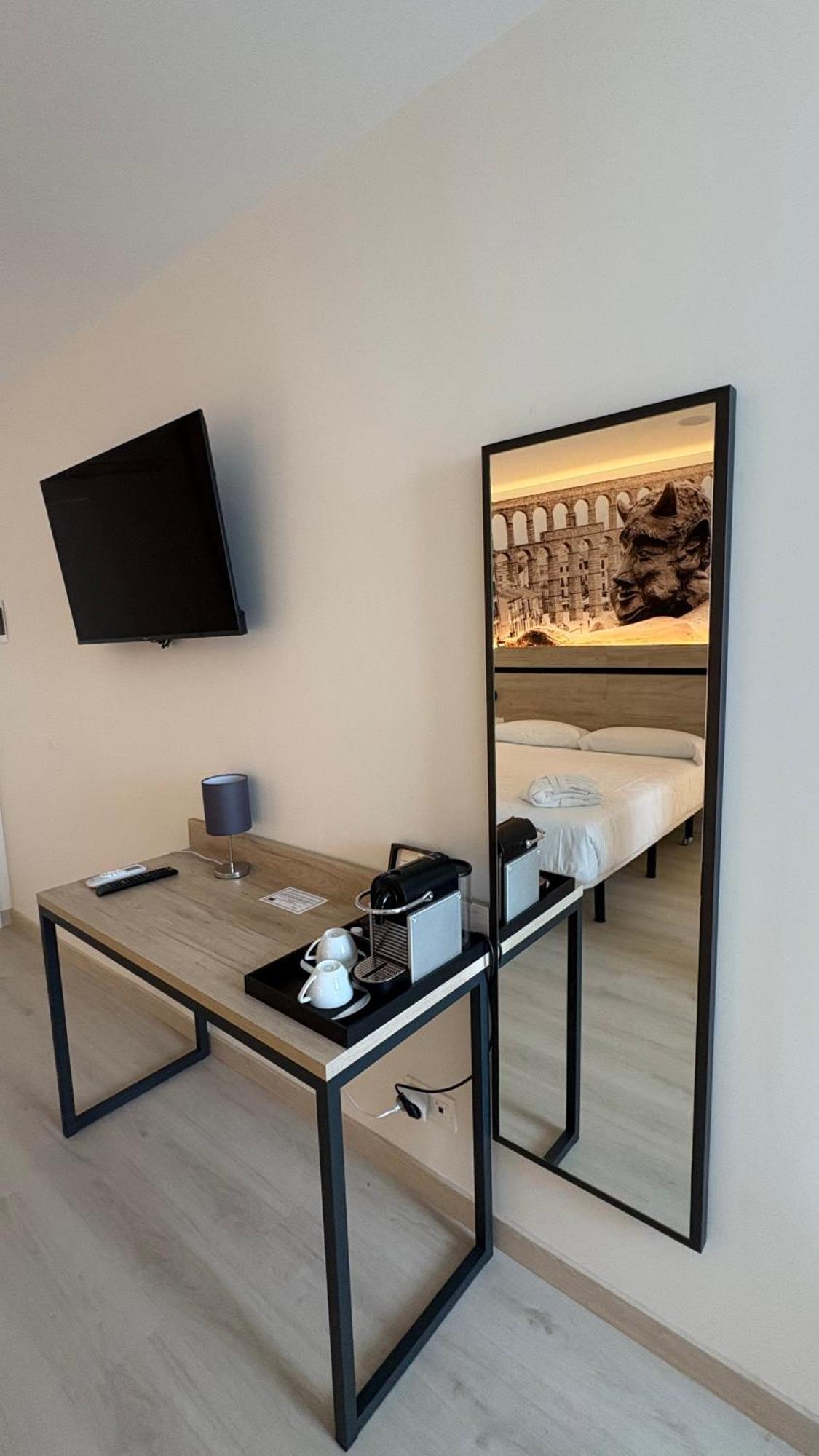 Hotel Ele Acueducto Σεγκόβια Εξωτερικό φωτογραφία