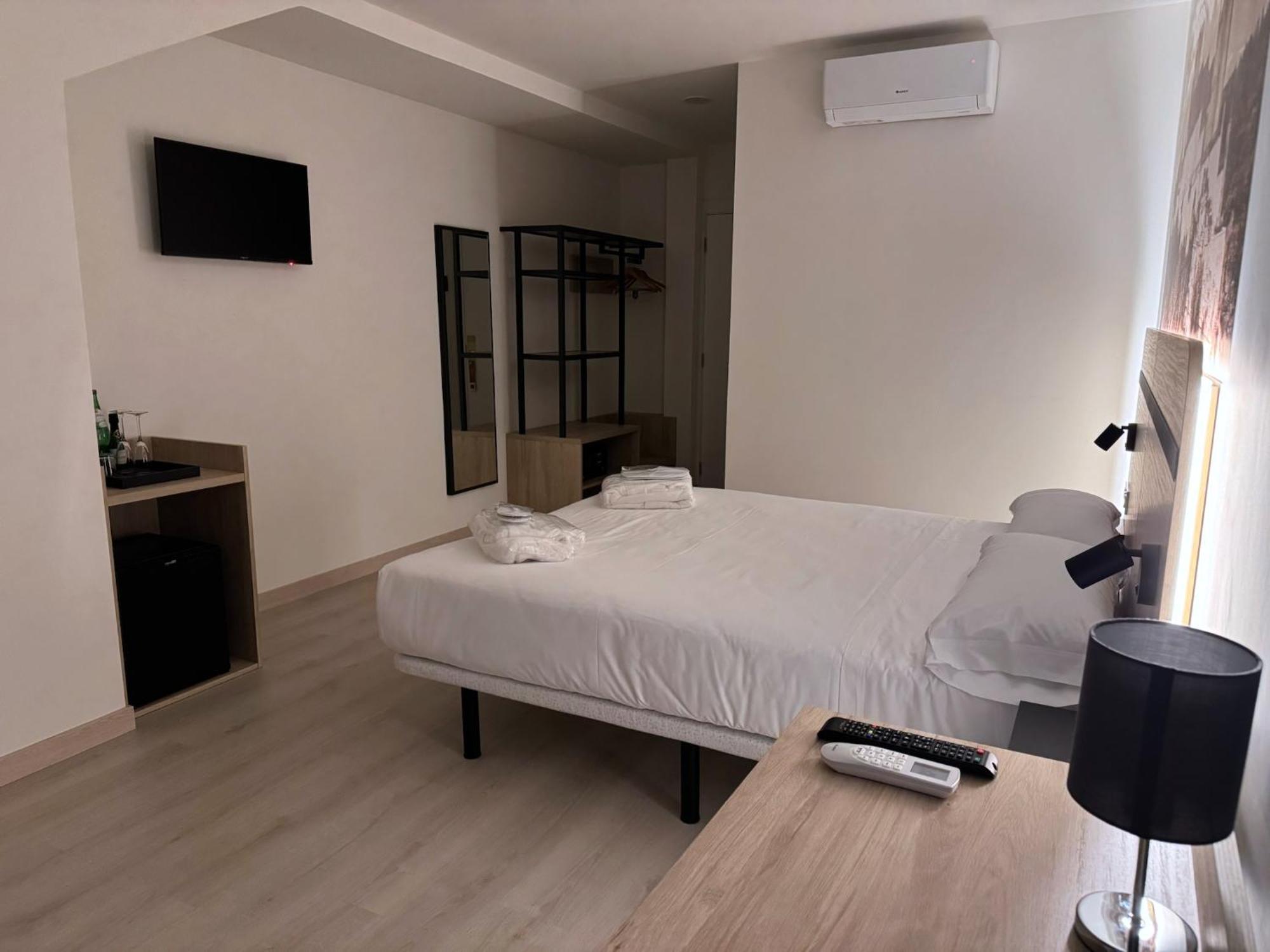 Hotel Ele Acueducto Σεγκόβια Εξωτερικό φωτογραφία